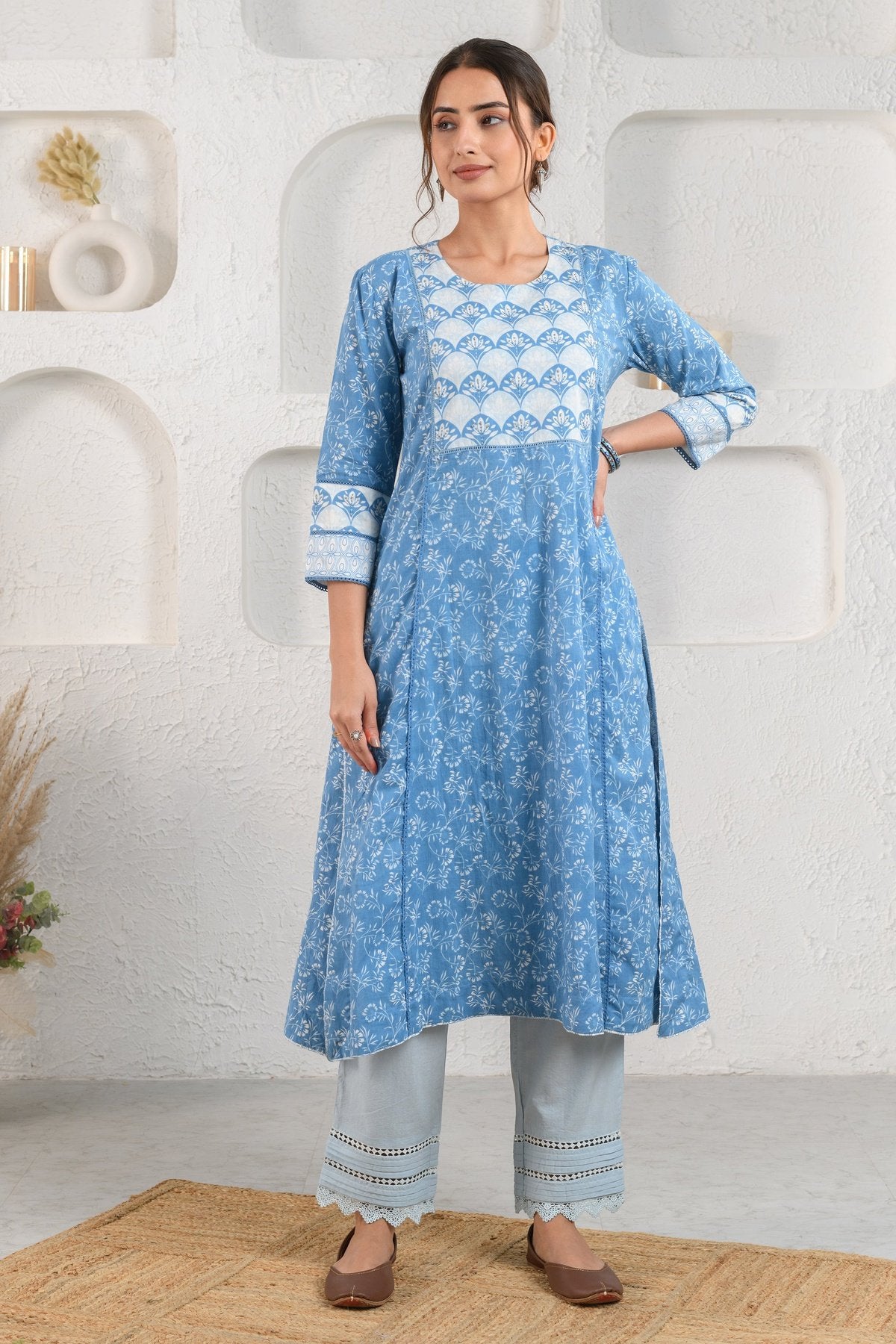 Blue Scallop Flower Kurta