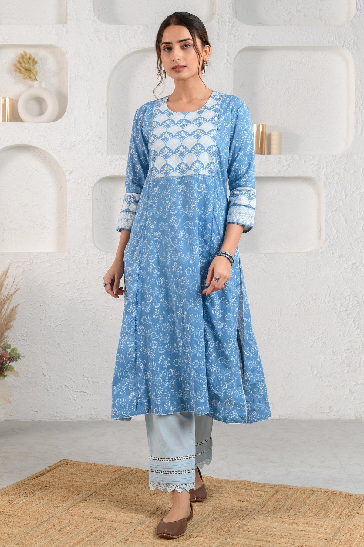 Blue Scallop Flower Kurta