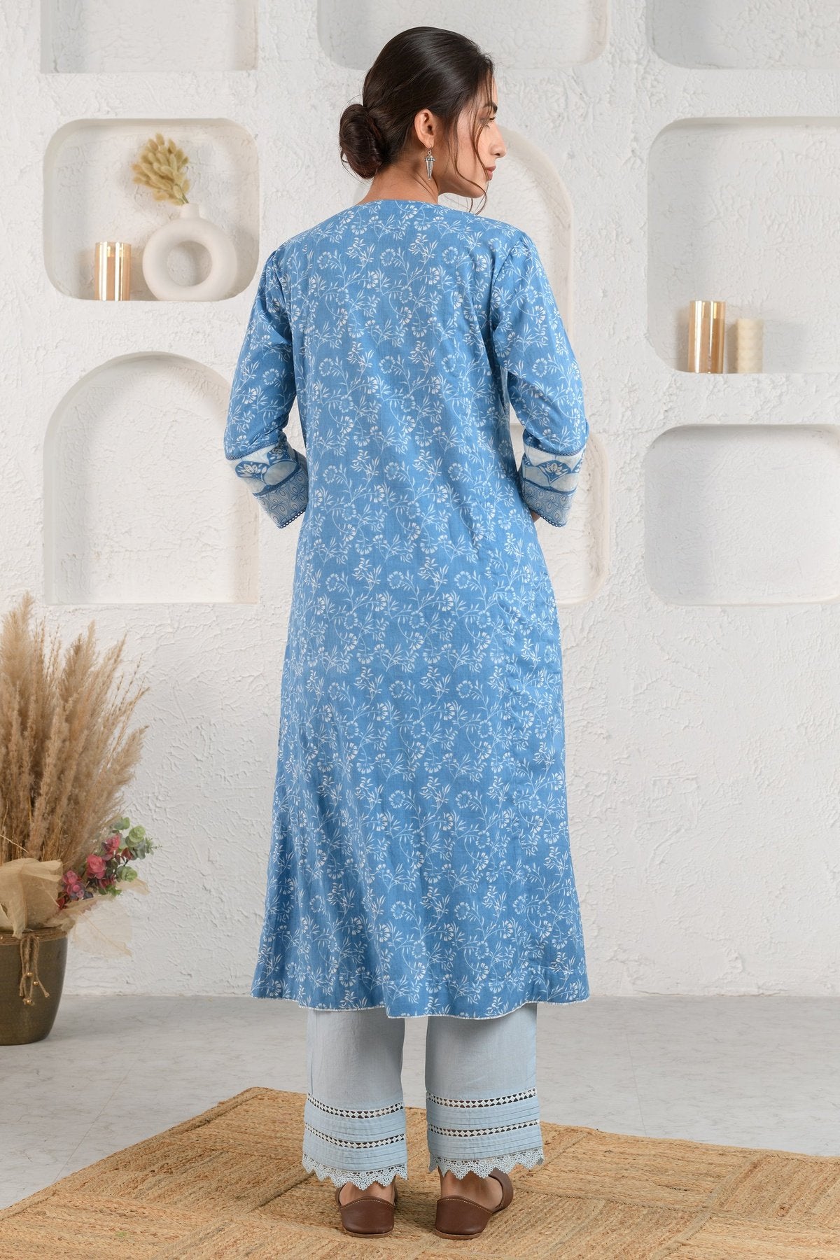 Blue Scallop Flower Kurta