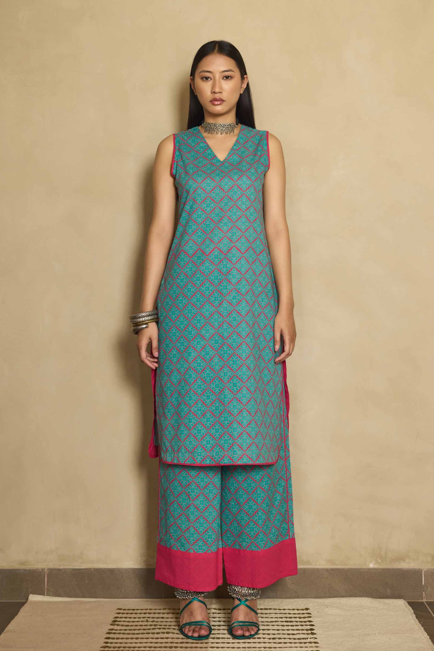 Red Green Geometric Kurta Set