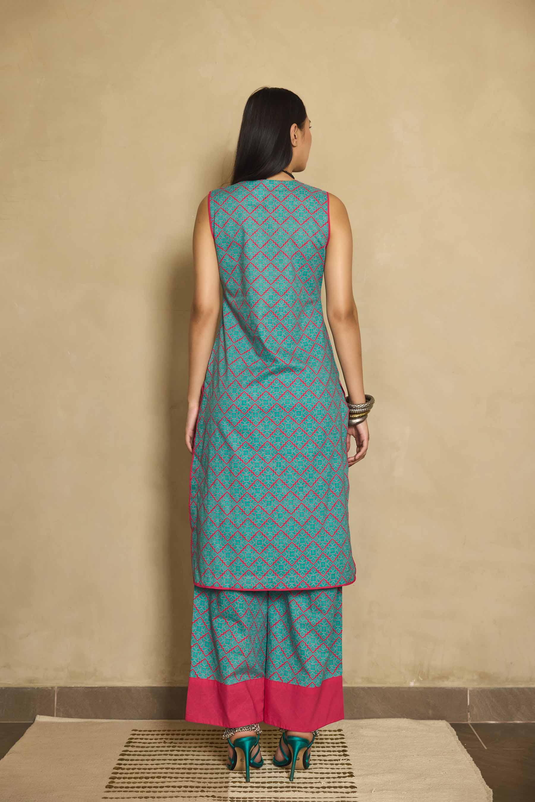 Red Green Geometric Kurta Set