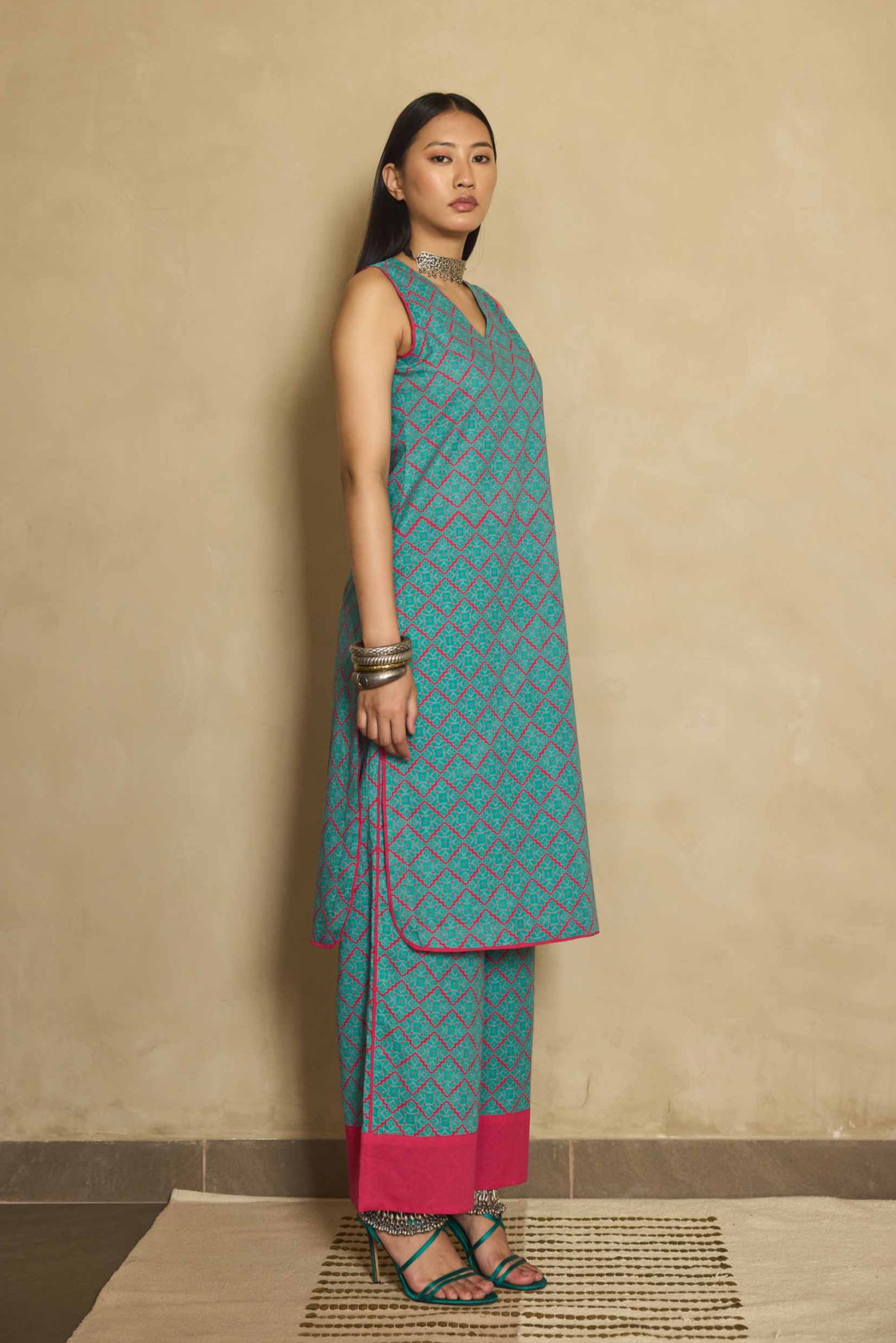 Red Green Geometric Kurta Set