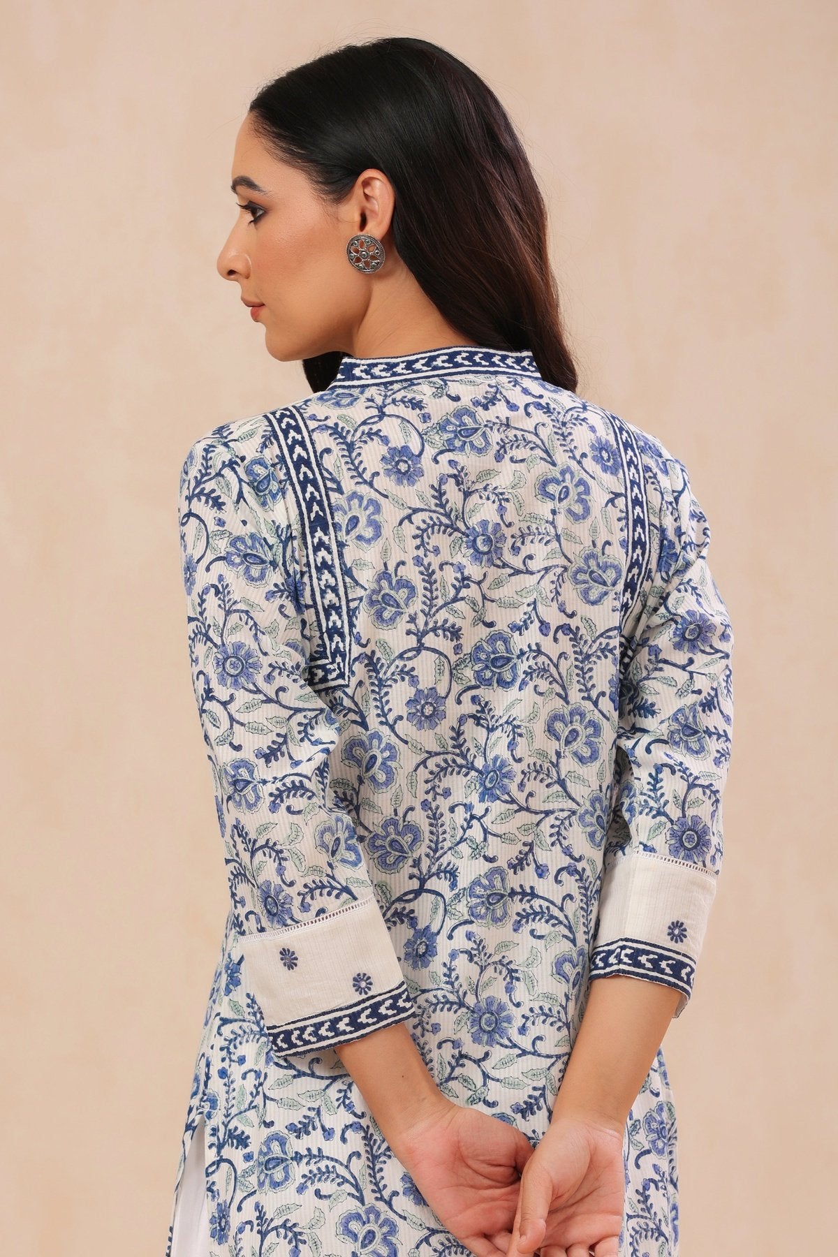 Blue Embroidery Jaal Kurta